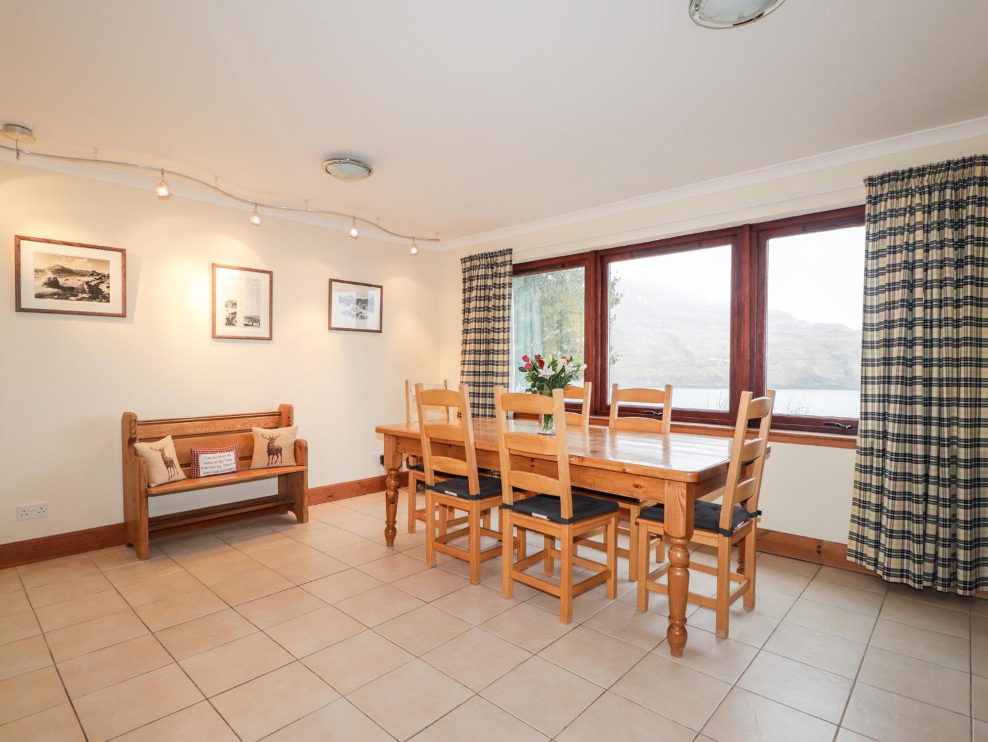 Mackenzies Peak Villa Sconser ภายนอก รูปภาพ